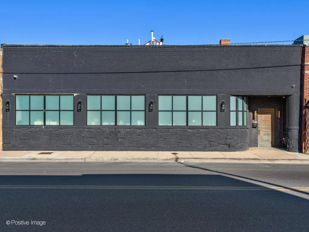 2733 North Pulaski Road Chicago IL 60639