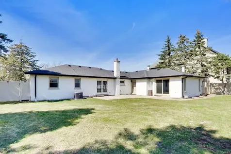 2055 Walnut Circle Northbrook IL 60062