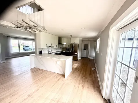 2055 Walnut Circle Northbrook IL 60062