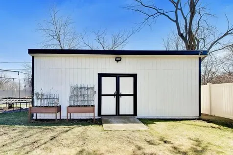 2055 Walnut Circle Northbrook IL 60062