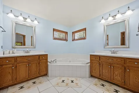 452 Windsor Drive Oswego IL 60543