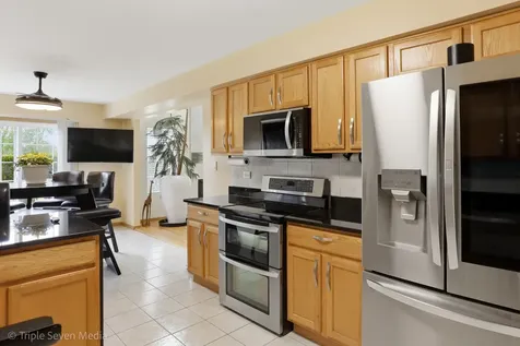 2495 Spruce Street Lynwood IL 60411