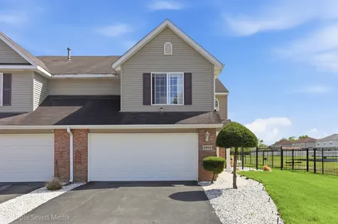 2495 Spruce Street Lynwood IL 60411
