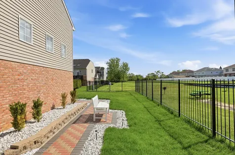 2495 Spruce Street Lynwood IL 60411