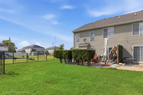2495 Spruce Street Lynwood IL 60411