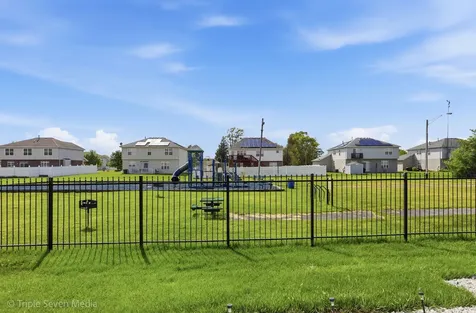 2495 Spruce Street Lynwood IL 60411
