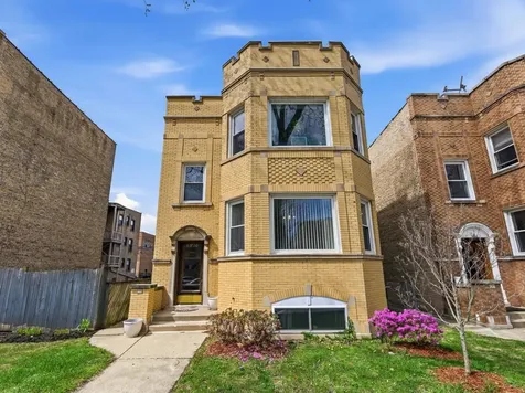 6710 North Artesian Avenue Chicago IL 60645