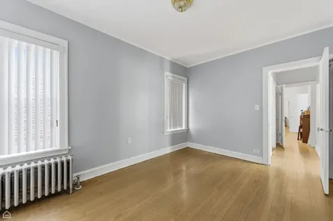 6710 North Artesian Avenue Chicago IL 60645