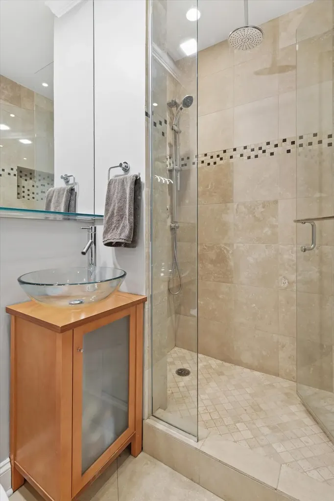 70 East Scott Street Chicago IL 60610