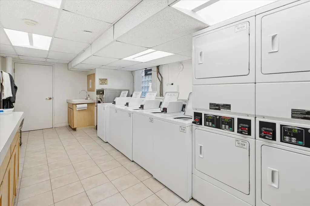 70 East Scott Street Chicago IL 60610