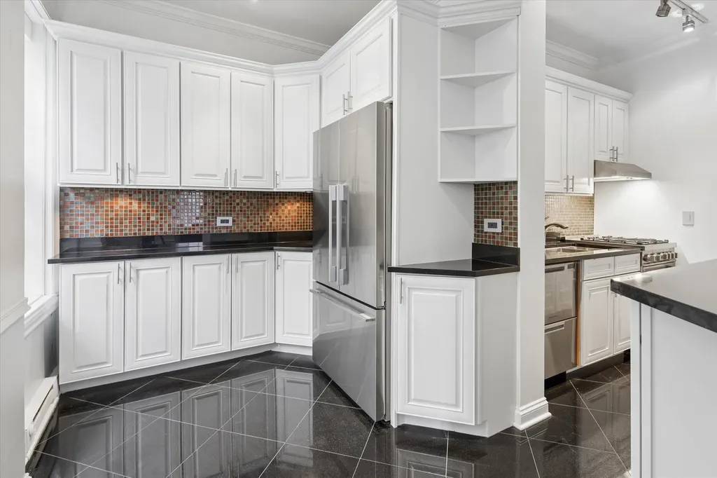70 East Scott Street Chicago IL 60610