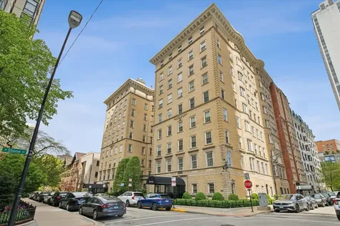 70 East Scott Street Chicago IL 60610