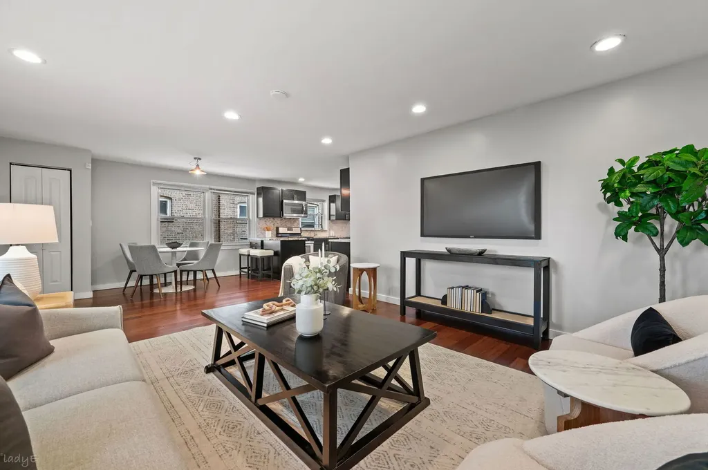 4310 West Shakespeare Avenue Chicago IL 60639