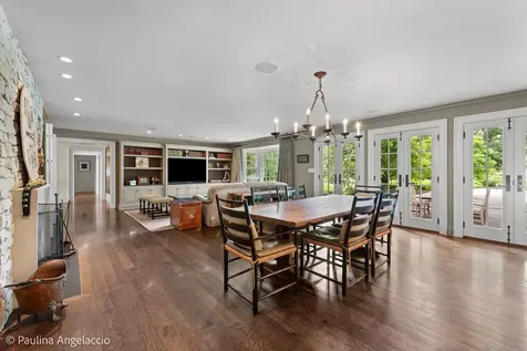 13 Deepwood Road Barrington Hills IL 60010