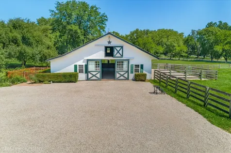 13 Deepwood Road Barrington Hills IL 60010