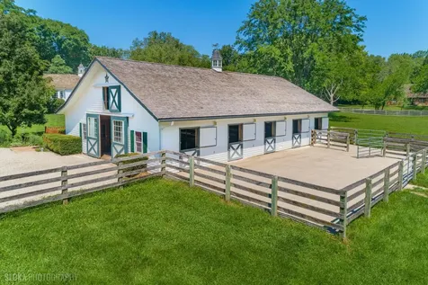 13 Deepwood Road Barrington Hills IL 60010
