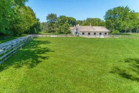 13 Deepwood Road Barrington Hills IL 60010