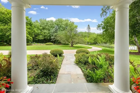 13 Deepwood Road Barrington Hills IL 60010