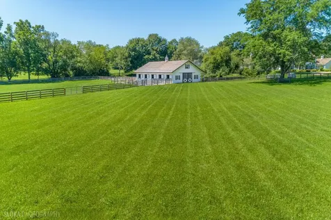 13 Deepwood Road Barrington Hills IL 60010