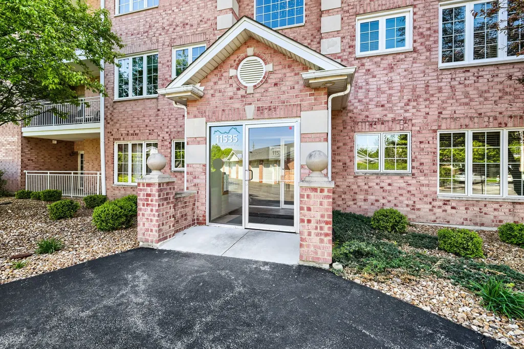 11535 Settlers Pond Way Orland Park IL 60467