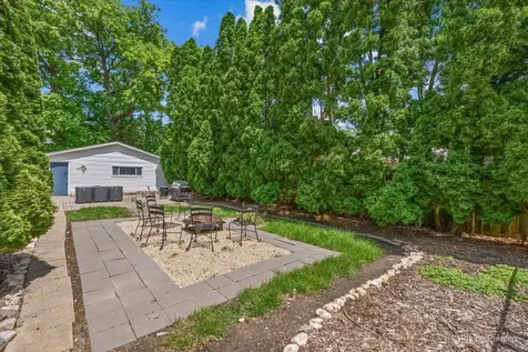 5016 North Oak Street Crystal Lake IL 60012