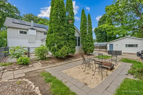 5016 North Oak Street Crystal Lake IL 60012