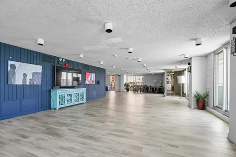 6033 North Sheridan Road Chicago IL 60660