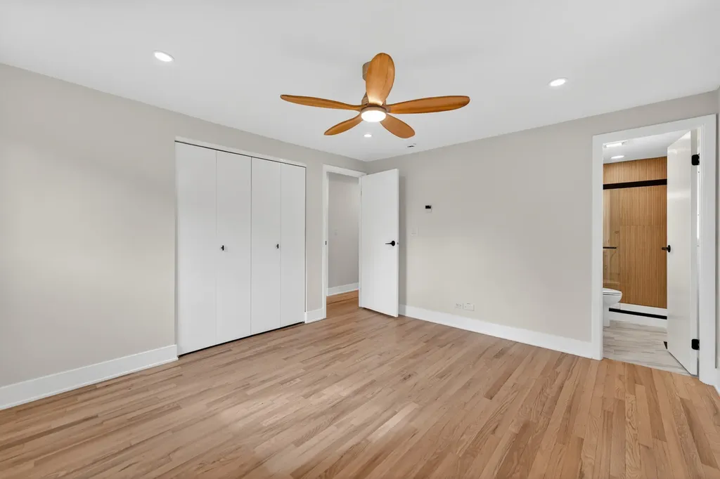 408 Desmond Drive Schaumburg IL 60193