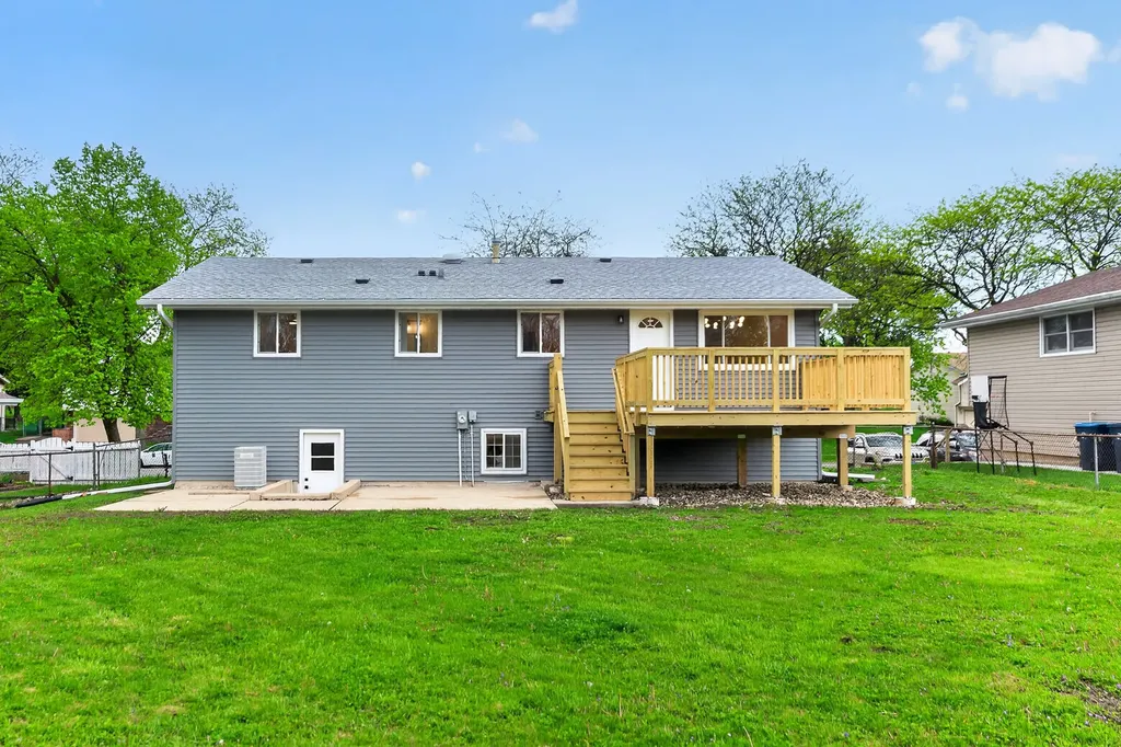 408 Desmond Drive Schaumburg IL 60193