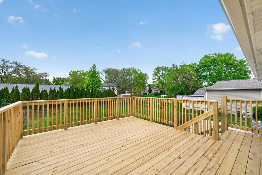 408 Desmond Drive Schaumburg IL 60193