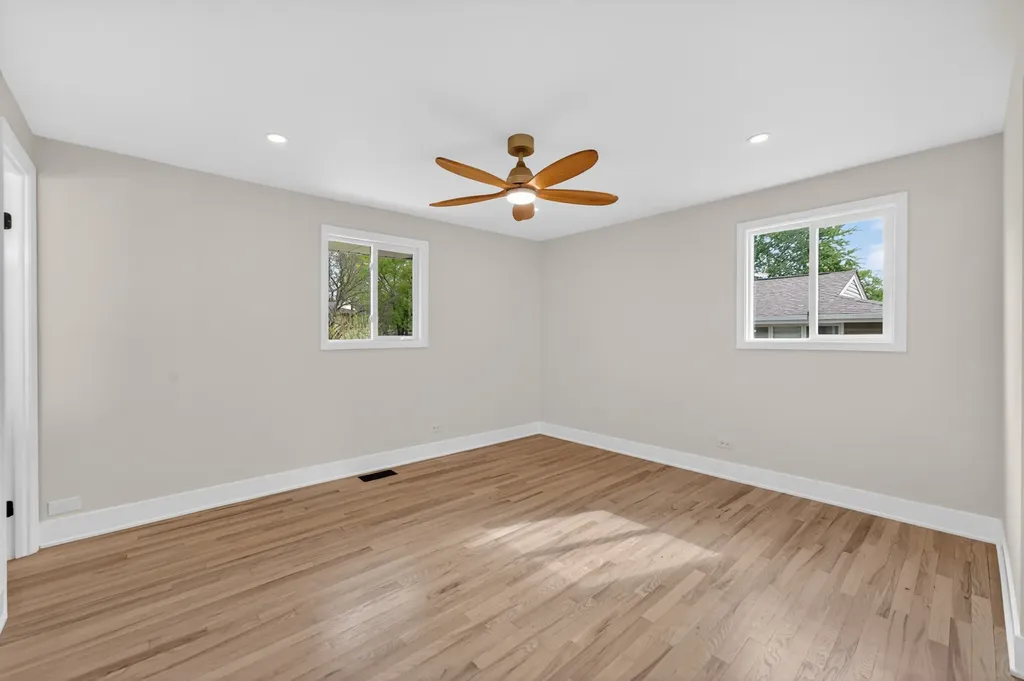 408 Desmond Drive Schaumburg IL 60193