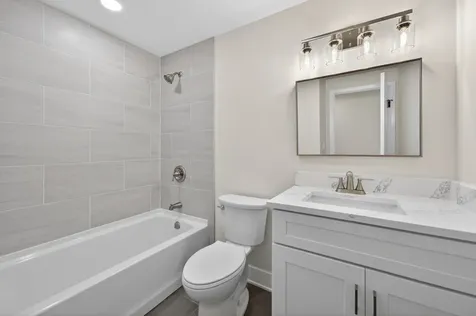 408 Desmond Drive Schaumburg IL 60193