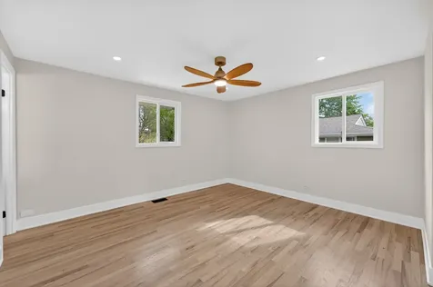 408 Desmond Drive Schaumburg IL 60193