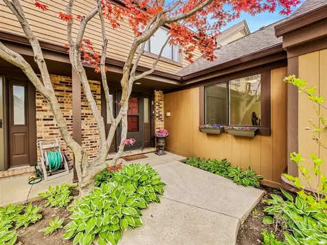 1336 Fairfax Lane Buffalo Grove IL 60089