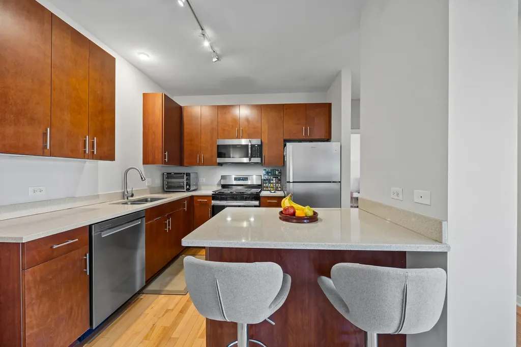 1155 West Roosevelt Road Chicago IL 60608