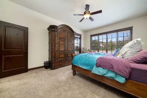 6871 Montague Road Rockford IL 61102