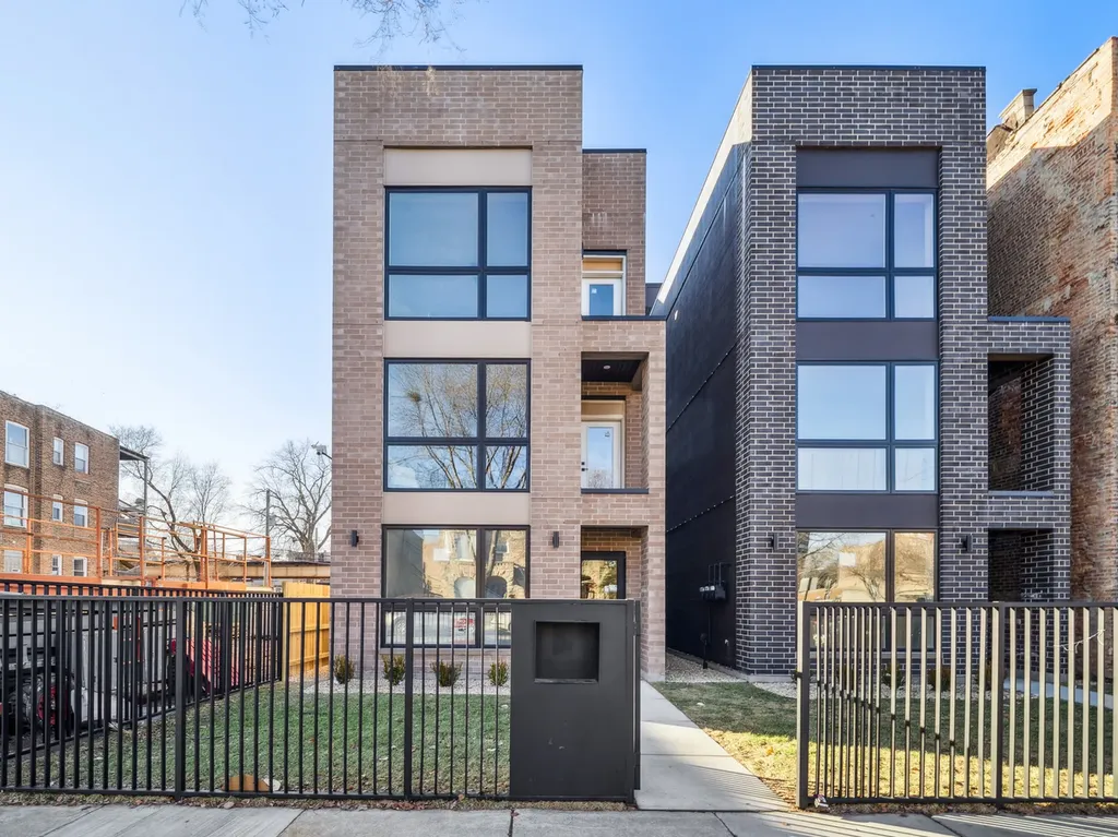 4208 South Calumet Avenue Chicago IL 60653