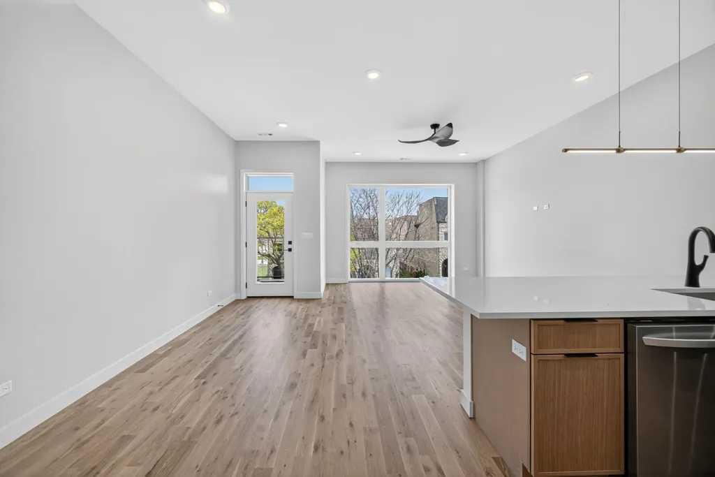4208 South Calumet Avenue Chicago IL 60653