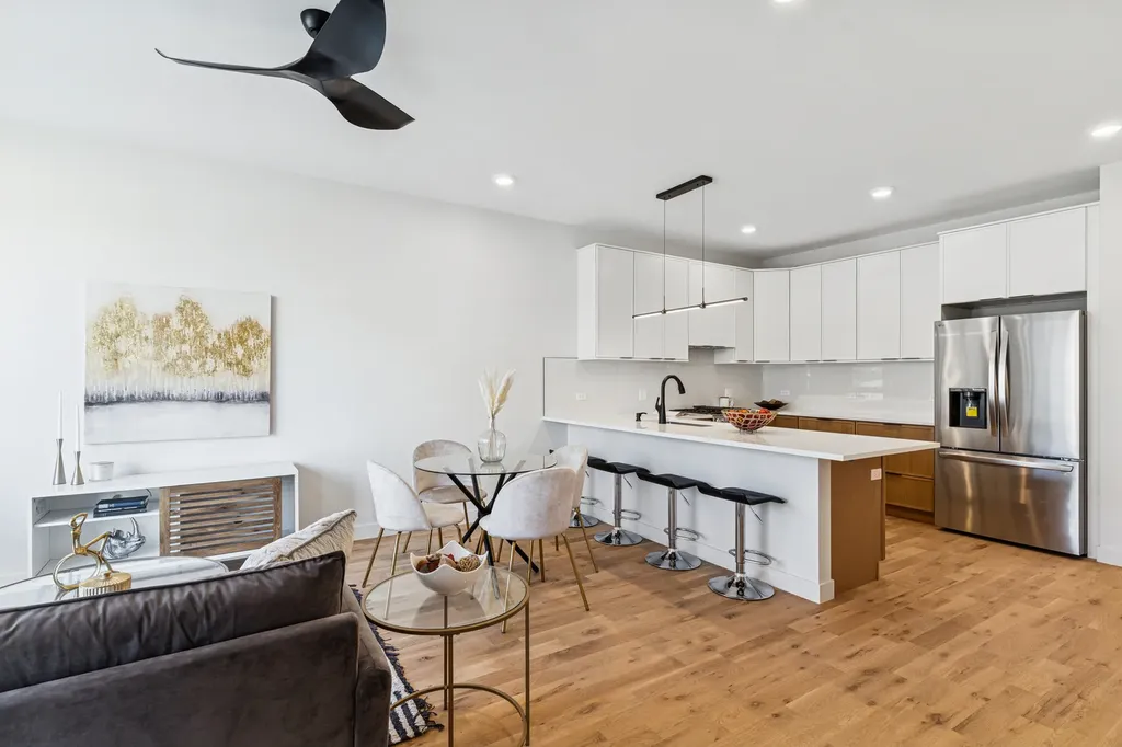 4208 South Calumet Avenue Chicago IL 60653