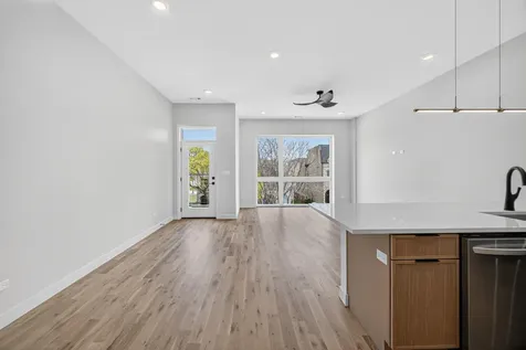 4208 South Calumet Avenue Chicago IL 60653