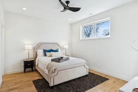 4208 South Calumet Avenue Chicago IL 60653