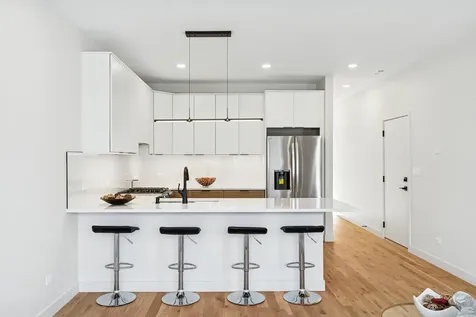 4208 South Calumet Avenue Chicago IL 60653