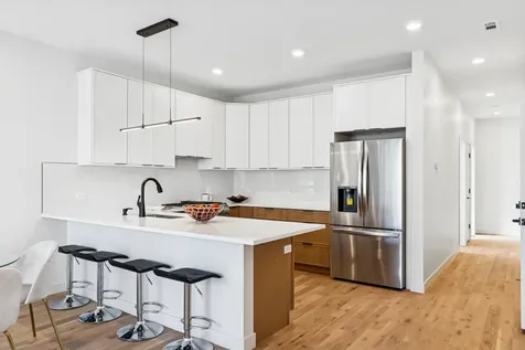 4208 South Calumet Avenue Chicago IL 60653