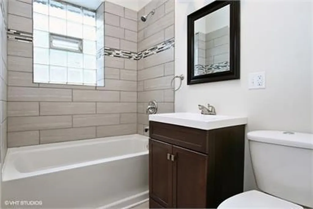 8025 South Ada Street Chicago IL 60620