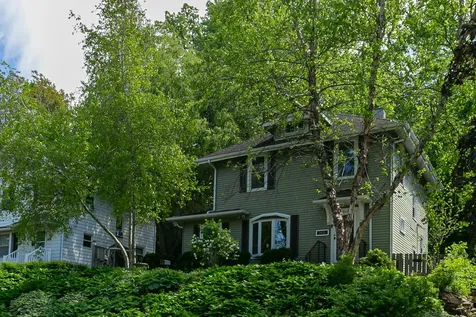 2826 8 1/2 Avenue Rock Island IL 61201