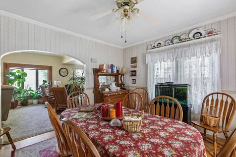 2826 8 1/2 Avenue Rock Island IL 61201