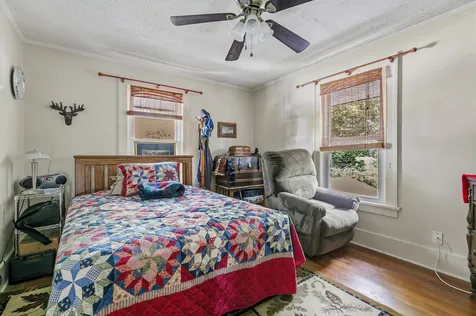 2826 8 1/2 Avenue Rock Island IL 61201