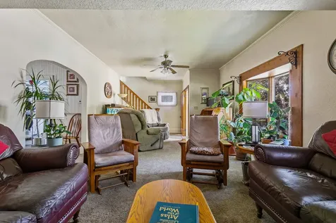 2826 8 1/2 Avenue Rock Island IL 61201
