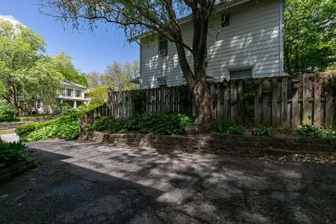 2826 8 1/2 Avenue Rock Island IL 61201