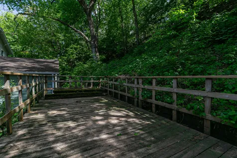 2826 8 1/2 Avenue Rock Island IL 61201